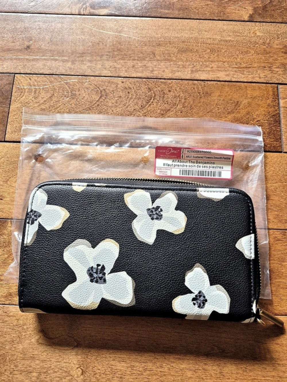 Thirty-One Floral All About The Benjamins Zip Around Wallet in Black & White NWT